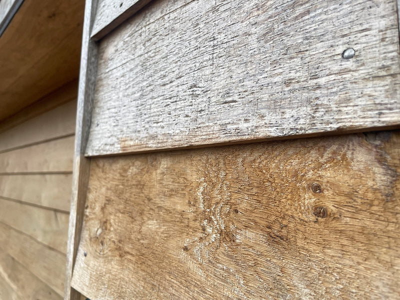 Hoe krijg je vergrijsd hout weer mooi? Wij zochten het voor u uit.